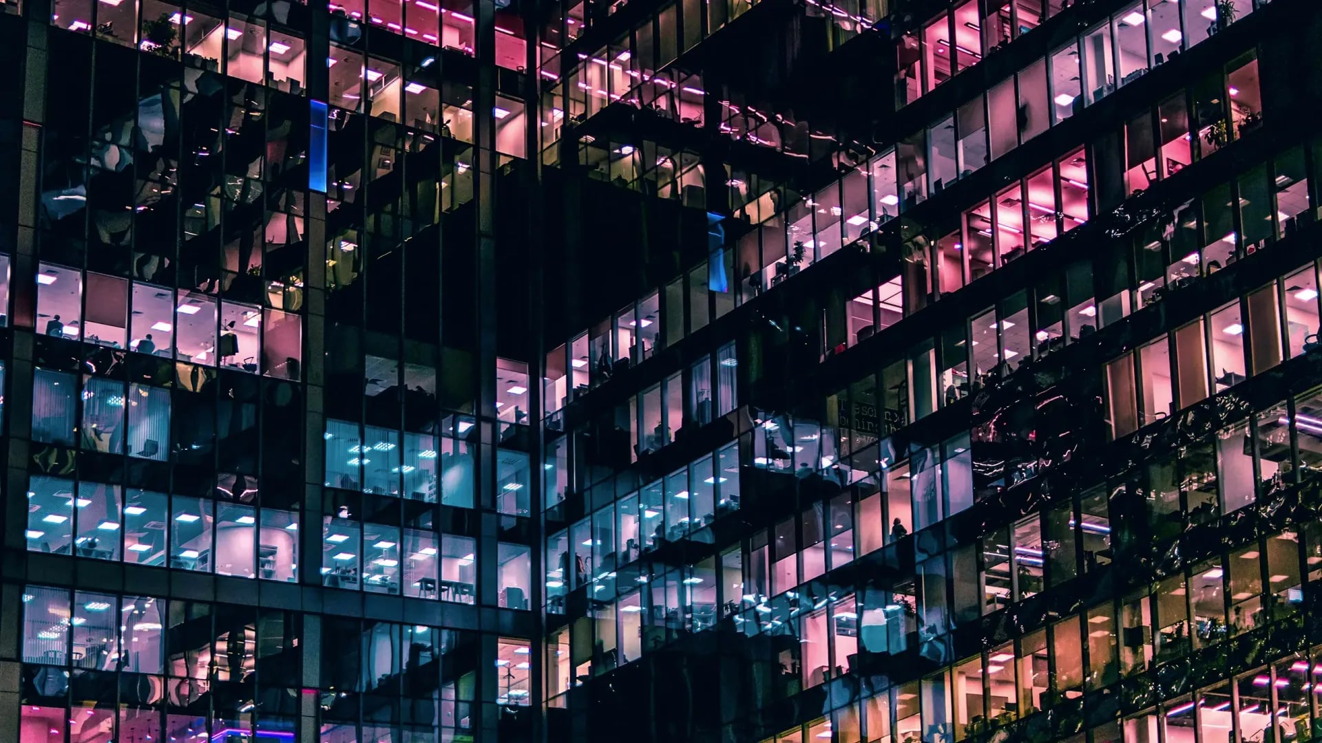 Photographie d'un immeuble par Mike Kononov